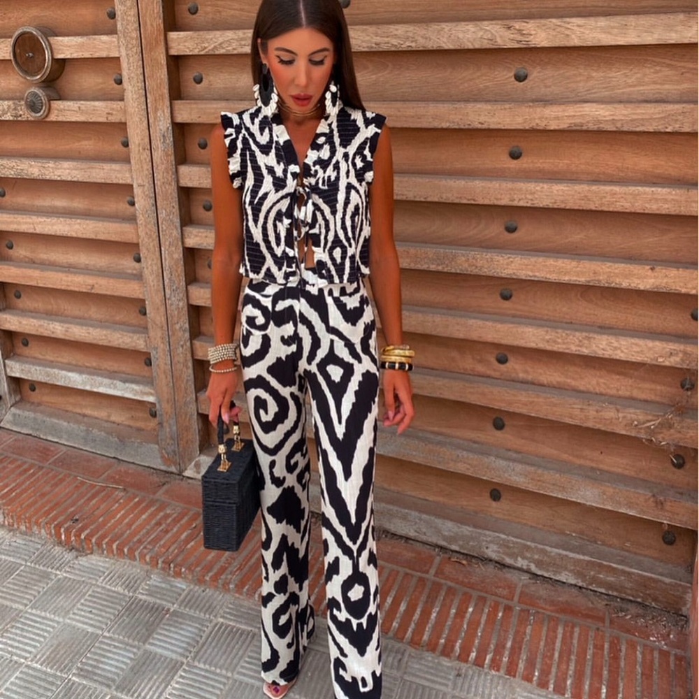 Chic Black and White Patterned Set (top and pants)